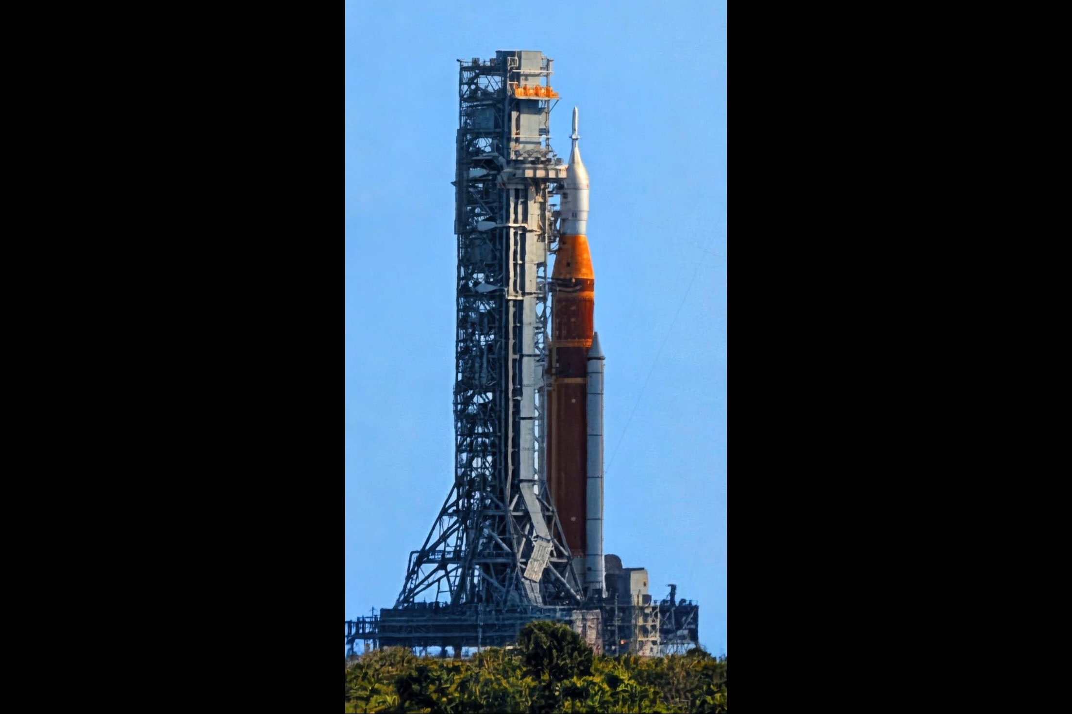 The Artemis I stack lit on Launch Complex 39B